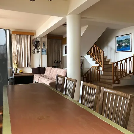 Golden View Villa Peyia